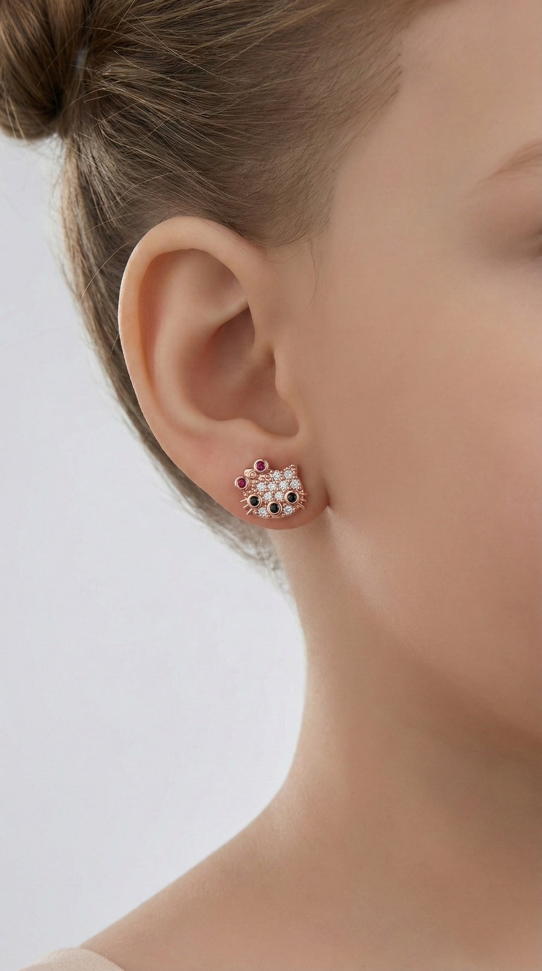925 Ayar Mix Taşlı Rose Hello Kitty Çivili Minimal Gümüş Küpe