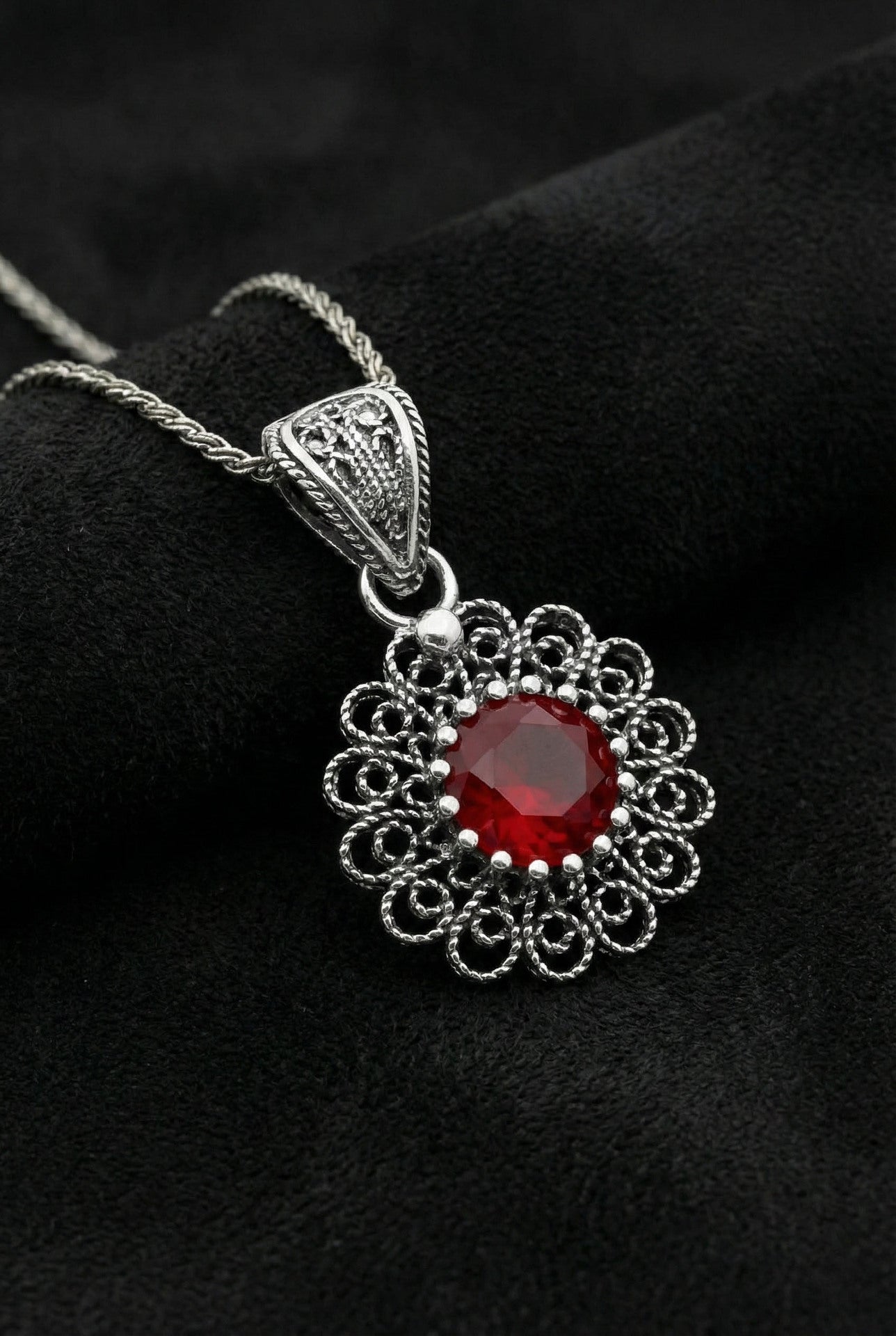 Ocak Lal Doğum Taşı Çiçek Motifli Telkari Gümüş Kolye