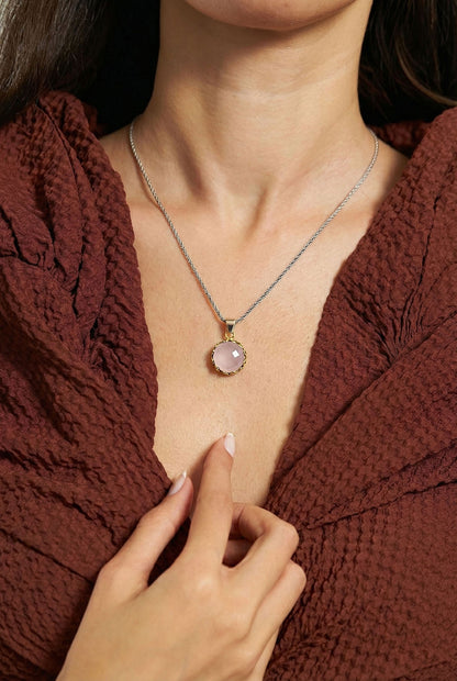 Pembe Kuvars Taşlı Vav Harfi Motifli Otantik Gümüş Kadın Kolye