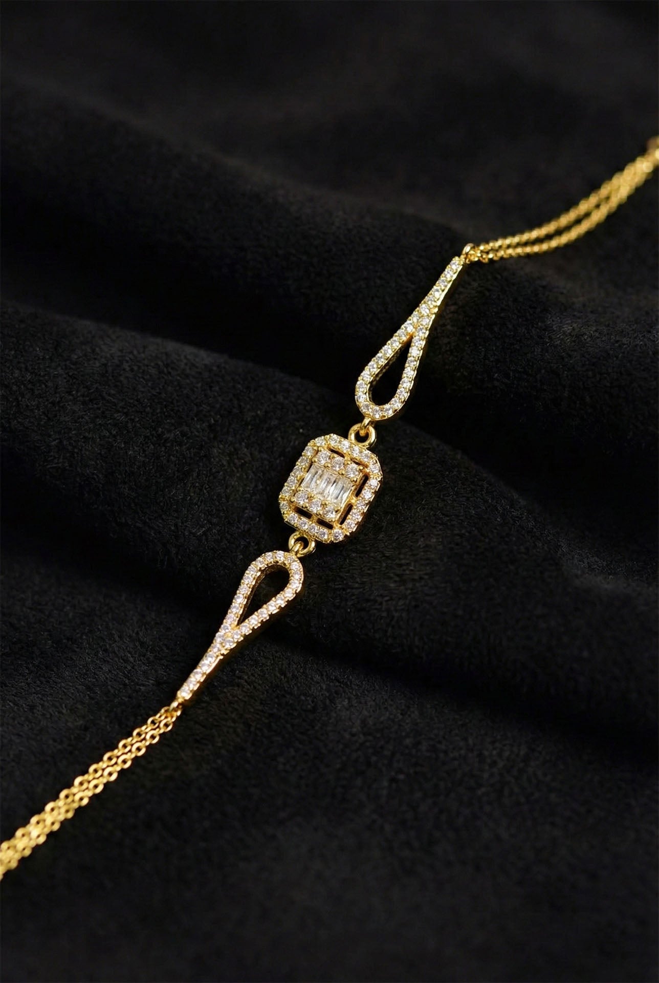 925 Ayar Zirkon Taşlı Gold 3 Sıra Baget Gümüş Bileklik