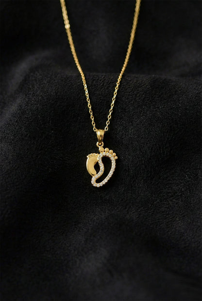 925 Ayar Zirkon Taşlı Gold Anne Bebek Ayak İzi Gümüş Kolye