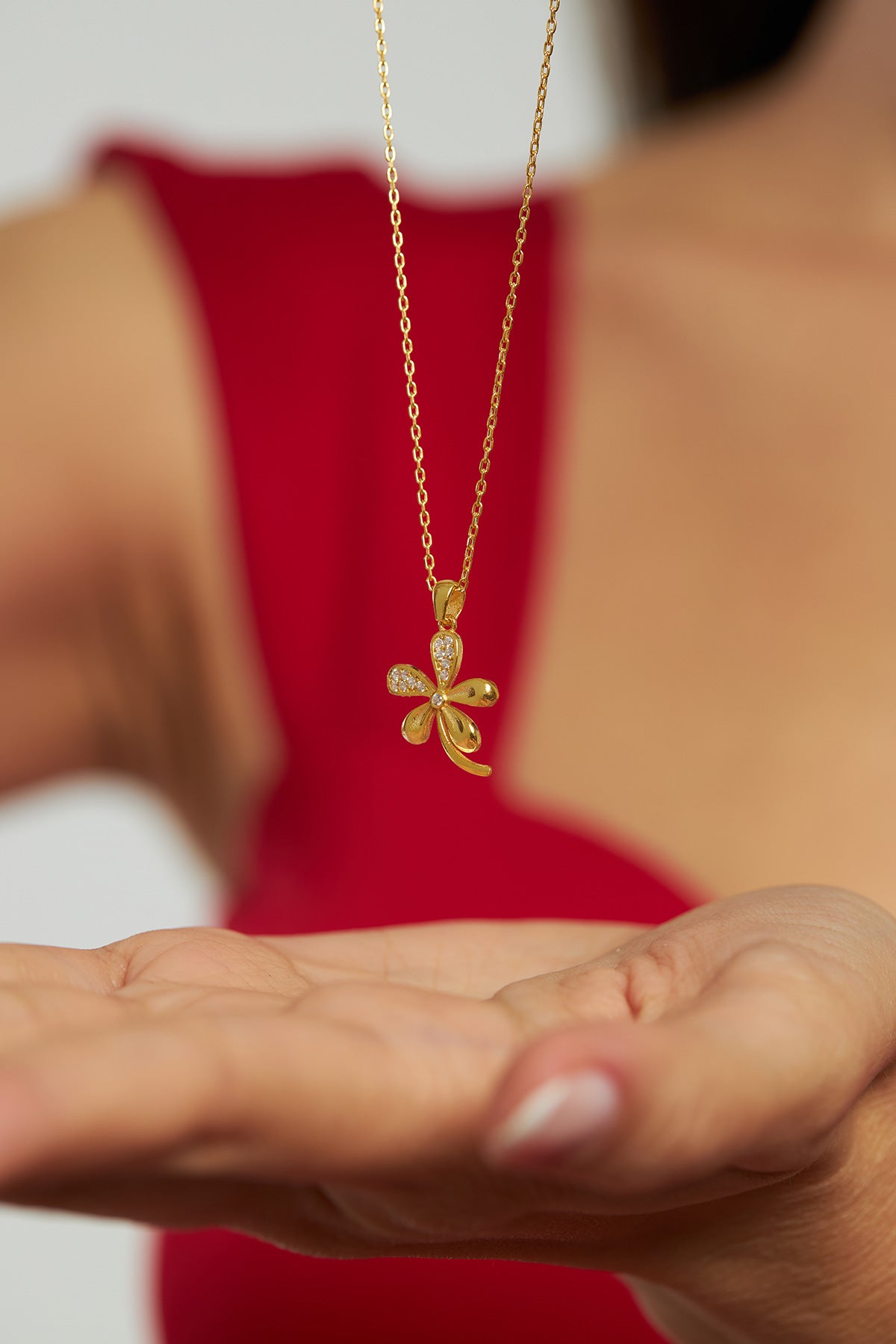 925 Ayar Zirkon Taşlı Gold Beş Yapraklı Yonca Gümüş Kolye