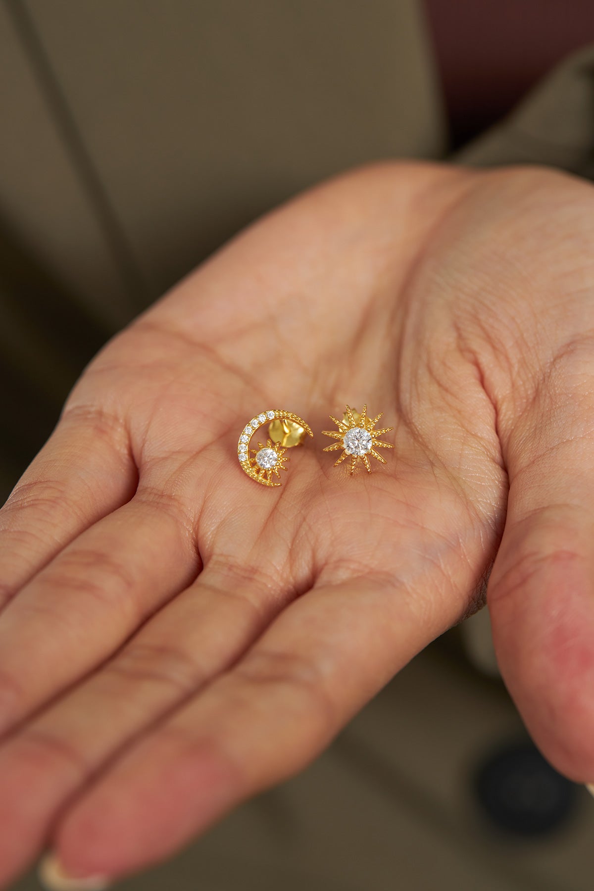 925 Ayar Zirkon Taşlı Gold Güneş Ay ikili Gümüş Küpe