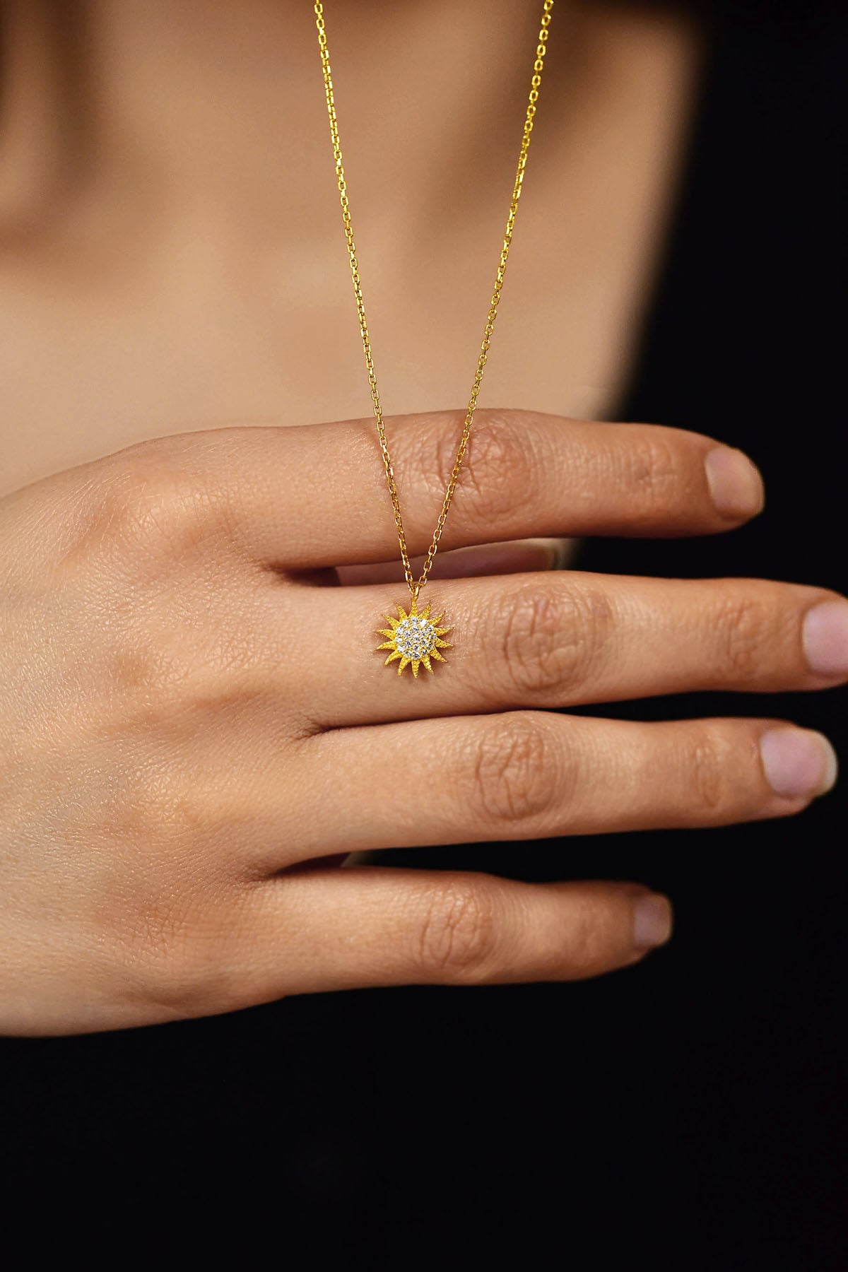 925 Ayar Zirkon Taşlı Gold Güneş Minimal Gümüş Kolye