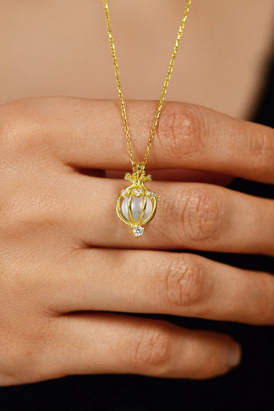 925 Ayar Zirkon Taşlı Gold Kalp Motifli İncili Kafes Gümüş Kolye
