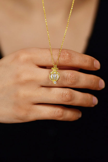 925 Ayar Zirkon Taşlı Gold Kalp Motifli İncili Kafes Gümüş Kolye