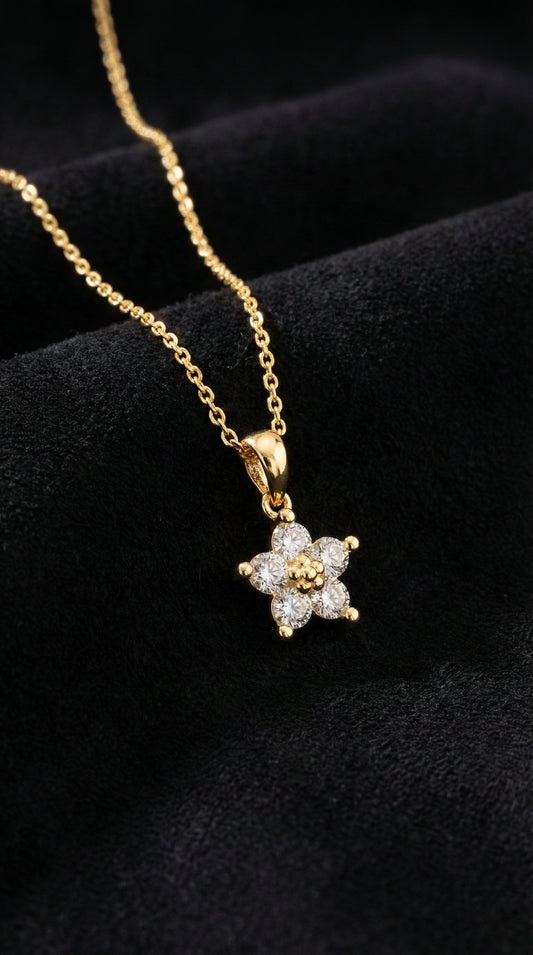 925 Ayar Zirkon Taşlı Gold Manolya Çiçeği Gümüş Kolye