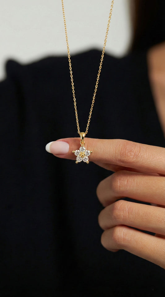925 Ayar Zirkon Taşlı Gold Manolya Çiçeği Gümüş Kolye