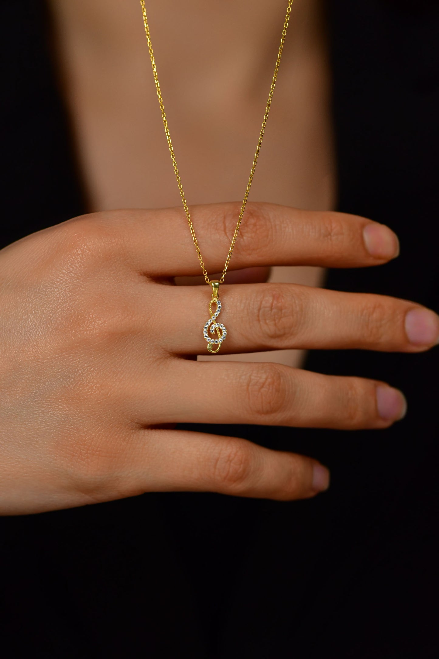 925 Ayar Zirkon Taşlı Gold Sol Anahtarı Minimal Gümüş Kolye