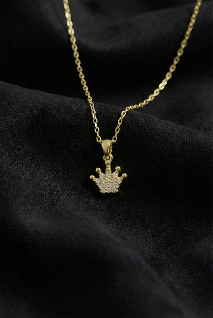 925 Ayar Zirkon Taşlı Gold Taç Model Minimal Gümüş Kolye