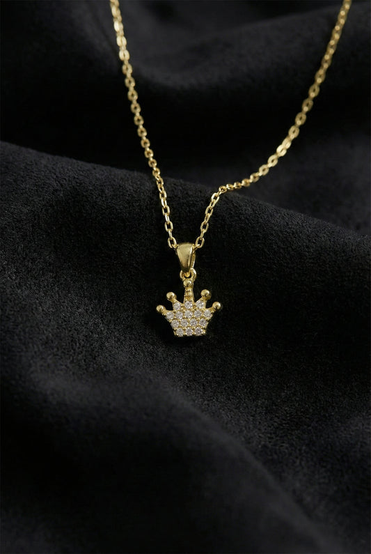 925 Ayar Zirkon Taşlı Gold Taç Model Minimal Gümüş Kolye