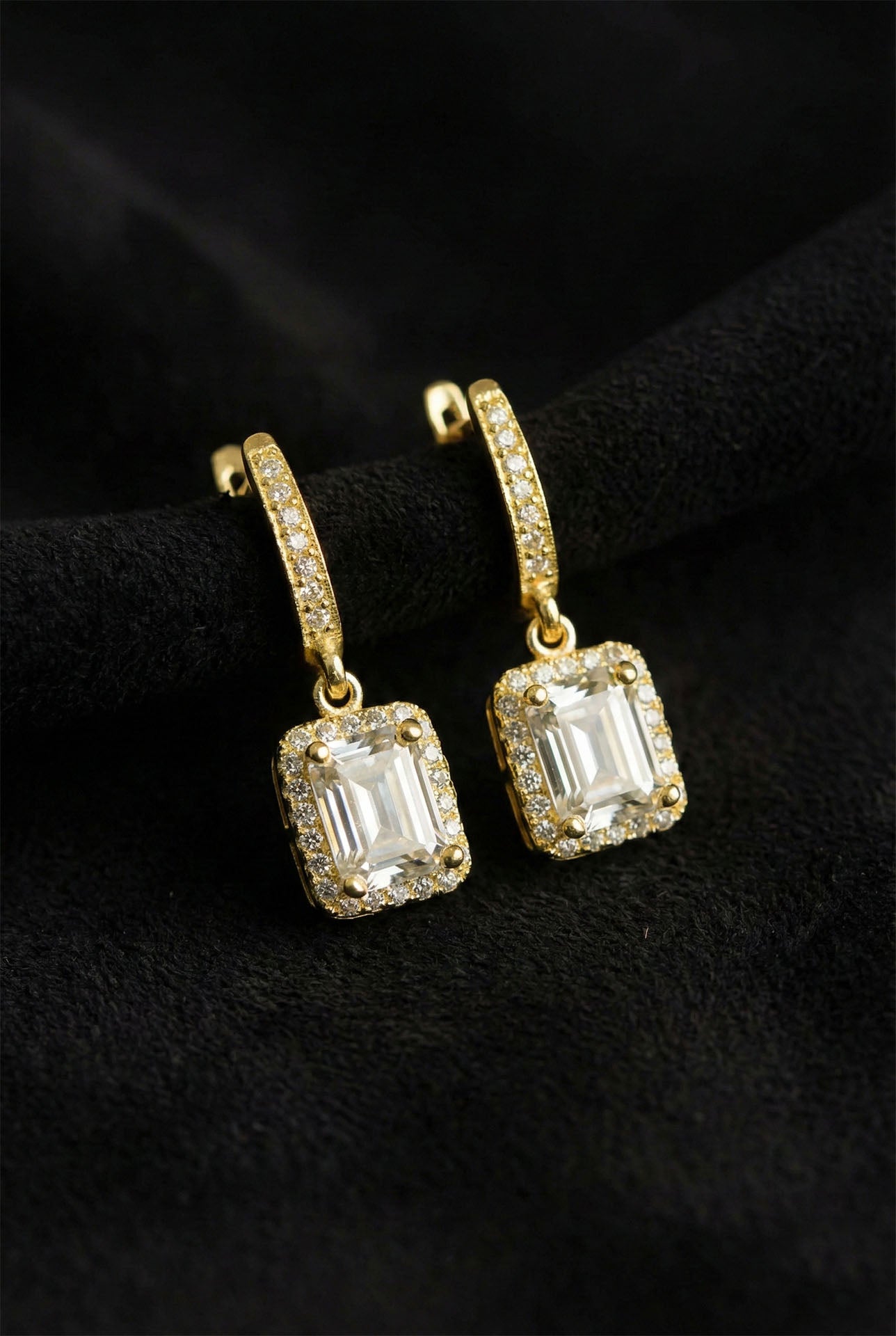 Zirkon Taşlı Gold Tektaş Sallantılı Baget Gümüş Küpe