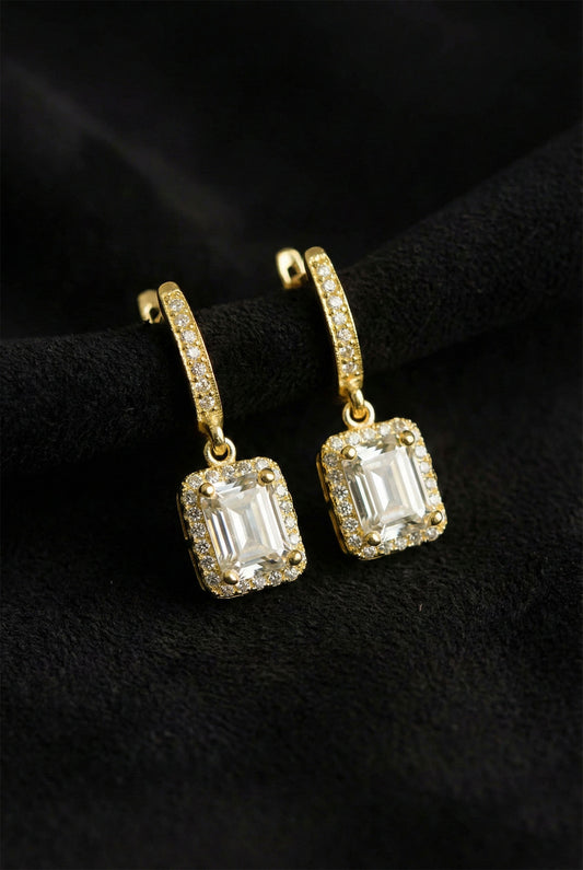 925 Ayar Zirkon Taşlı Gold Tektaş Sallantılı Baget Gümüş Küpe