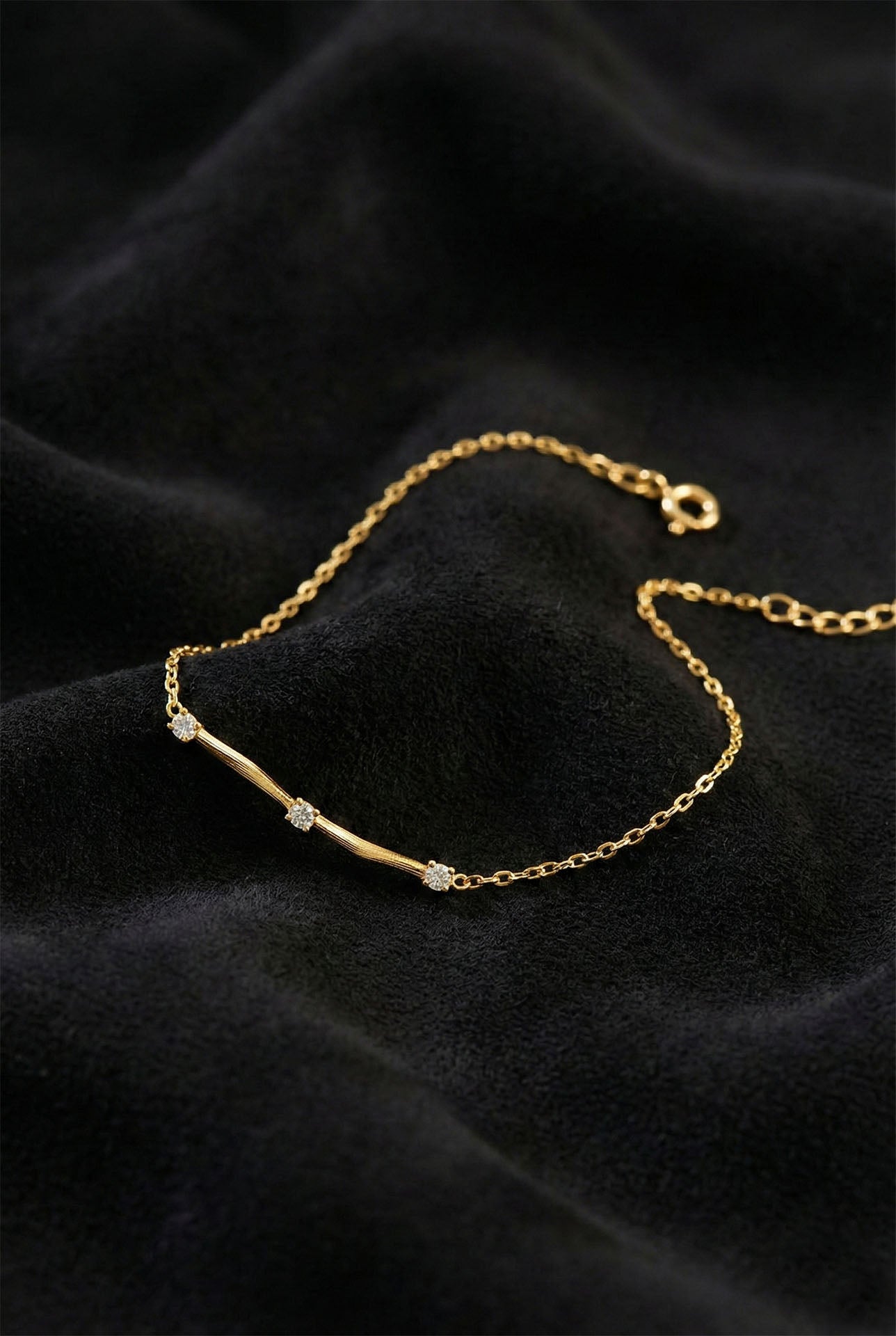 925 Ayar Zirkon Taşlı Gold Üç Taşlı Minimal Gümüş Bileklik