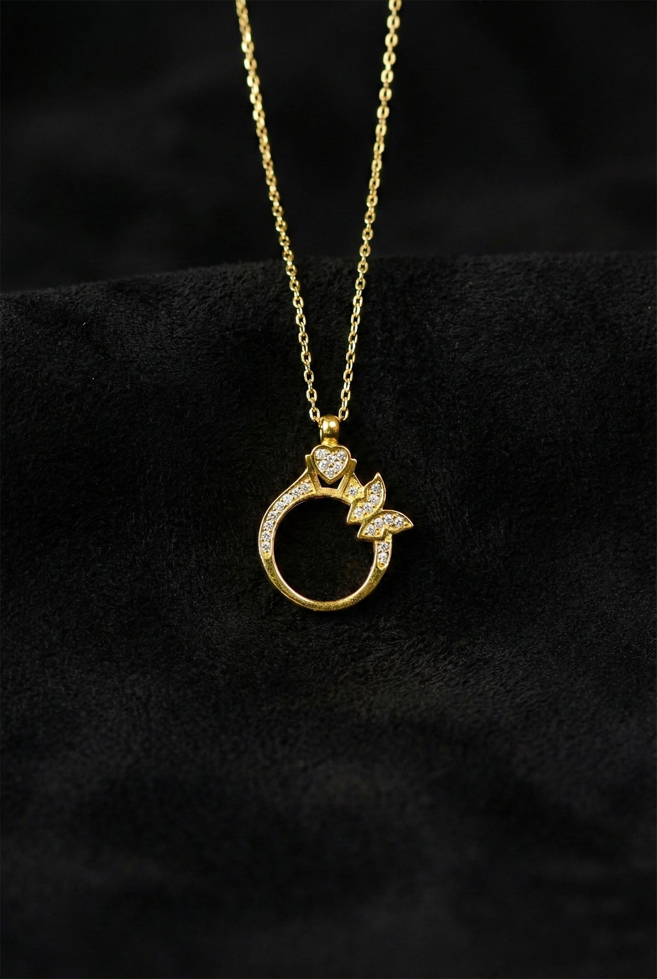 925 Ayar Zirkon Taşlı Gold Yüzük Motifli Gümüş Kolye