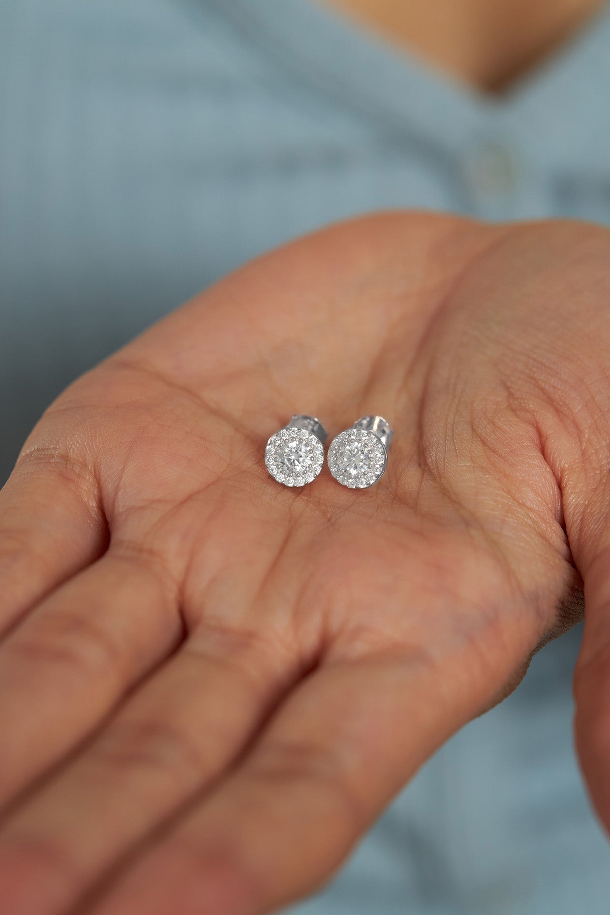 925 Ayar Zirkon Taşlı Rodyum Tektaş Anturaj Çivili Gümüş Küpe