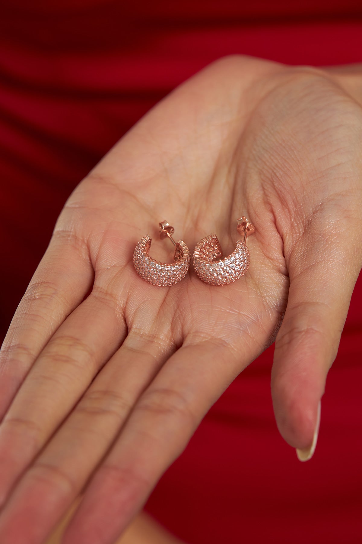 925 Ayar Zirkon Taşlı Rose Beş Sıra Tamtur Halka Model Çivili Gümüş Küpe