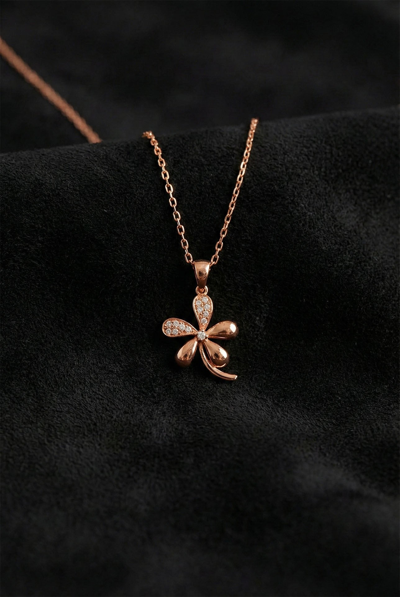925 Ayar Zirkon Taşlı Rose Beş Yapraklı Yonca Gümüş Kolye