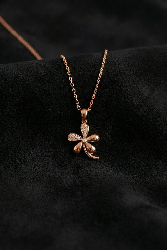 925 Ayar Zirkon Taşlı Rose Beş Yapraklı Yonca Gümüş Kolye