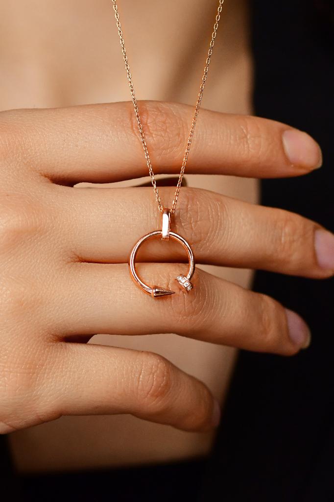 Zirkon Taşlı Rose Cartier Model Çivi Gümüş Kolye