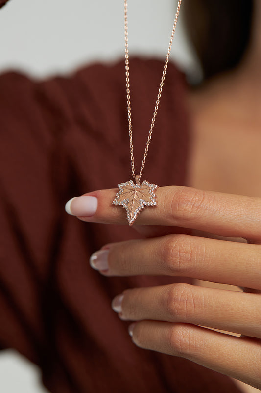 925 Ayar Zirkon Taşlı Rose Çınar Yaprağı Gümüş Kolye