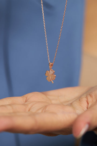 925 Ayar Zirkon Taşlı Rose Dört Yapraklı Yonca Gümüş Kolye