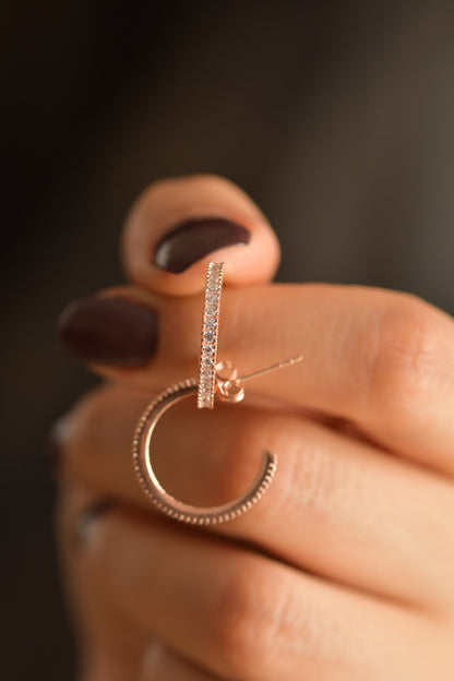 925 Ayar Zirkon Taşlı Rose Halka Model Çivili Gümüş Küpe (B)