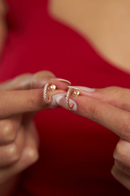 925 Ayar Zirkon Taşlı Rose Halka Model Çivili Gümüş Küpe (K)