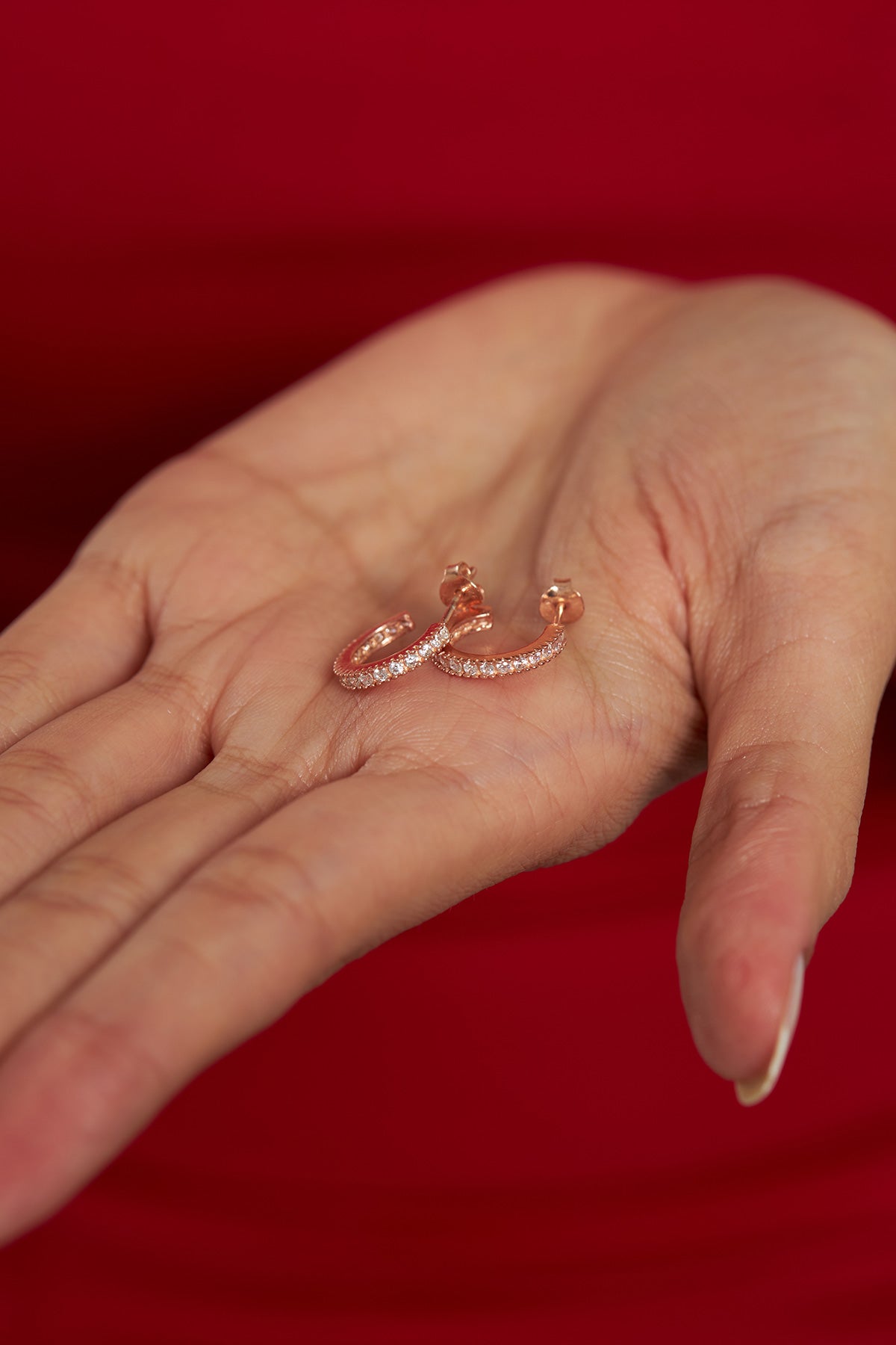 925 Ayar Zirkon Taşlı Rose Halka Model Çivili Gümüş Küpe (K)