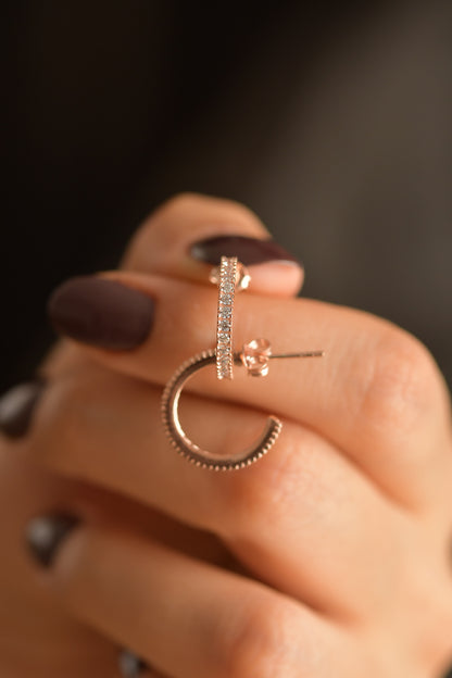 925 Ayar Zirkon Taşlı Rose Halka Model Çivili Gümüş Küpe (O)