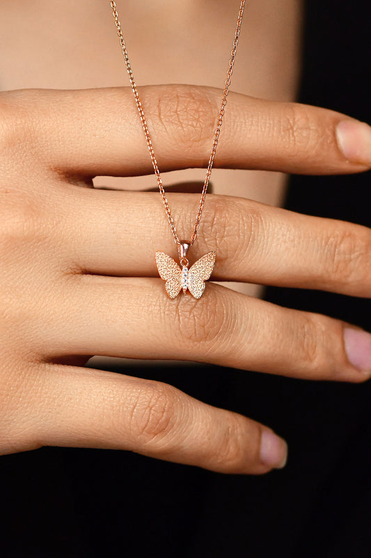 925 Ayar Zirkon Taşlı Rose Kabartmalı Kelebek Gümüş Kolye