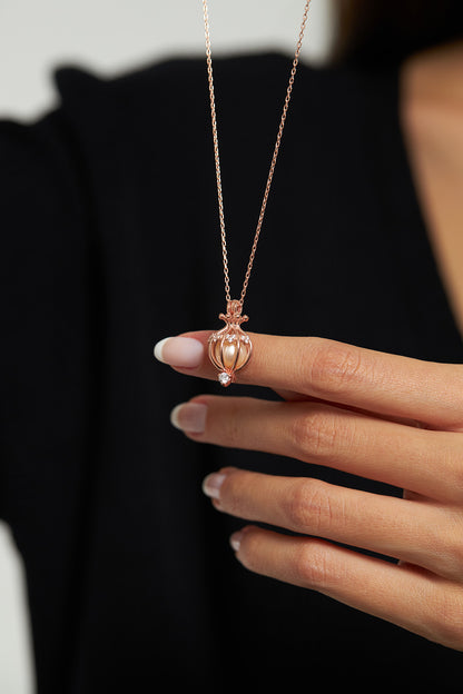 925 Ayar Zirkon Taşlı Rose Kalp Motifli İncili Kafes Gümüş Kolye