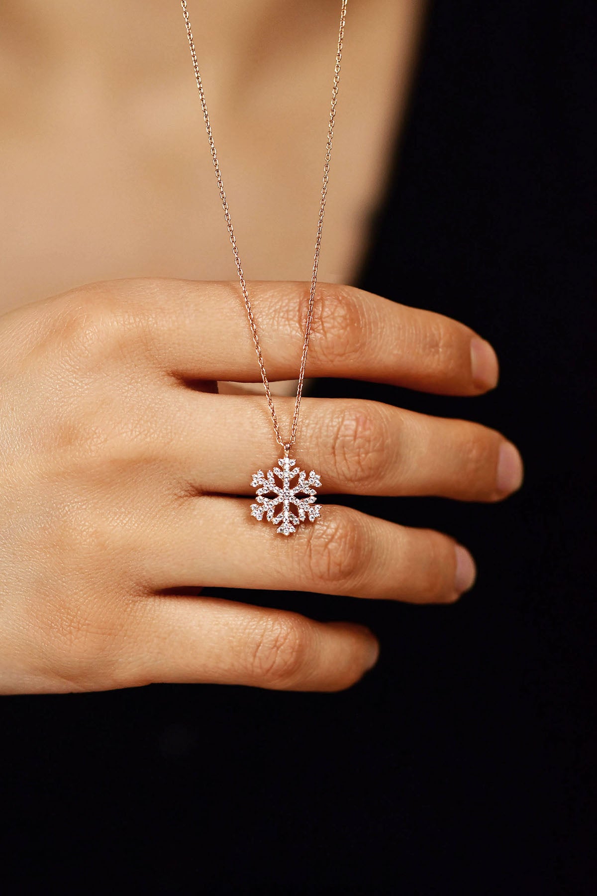 925 Ayar Zirkon Taşlı Rose Kar Tanesi Gümüş Kolye