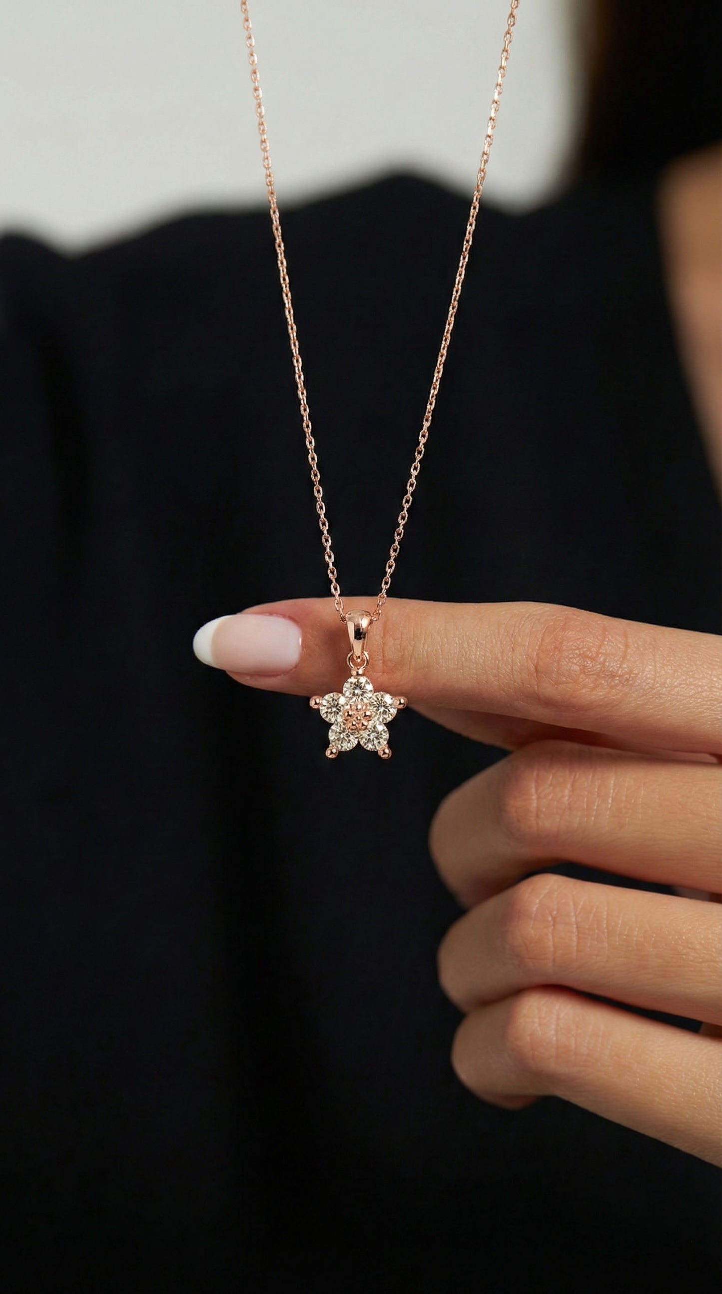 925 Ayar Zirkon Taşlı Rose Manolya Çiçeği Gümüş Kolye