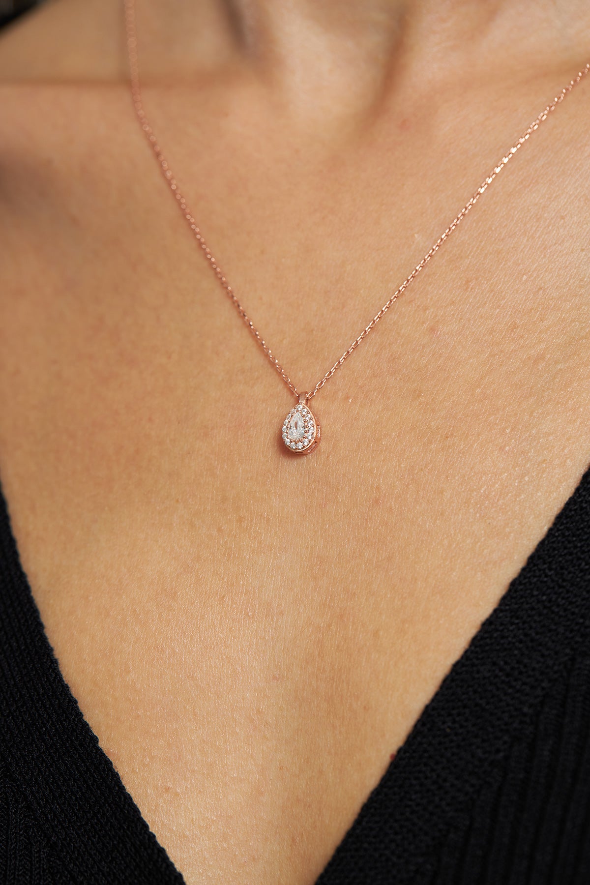 925 Ayar Zirkon Taşlı Rose Minimal Damla Anturaj Gümüş Kolye