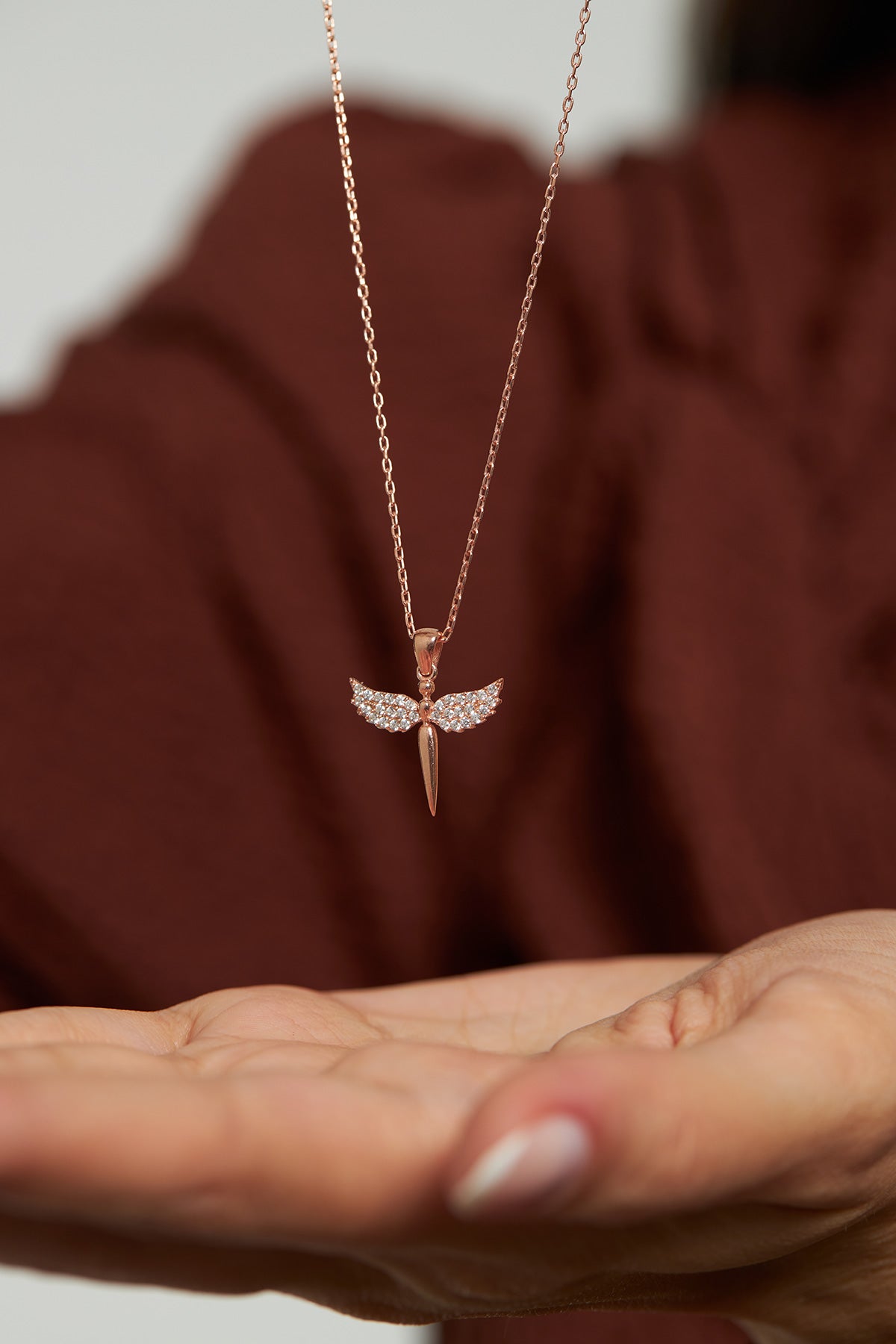 925 Ayar Zirkon Taşlı Rose Minimal Mikail Kılıcı Gümüş Kolye