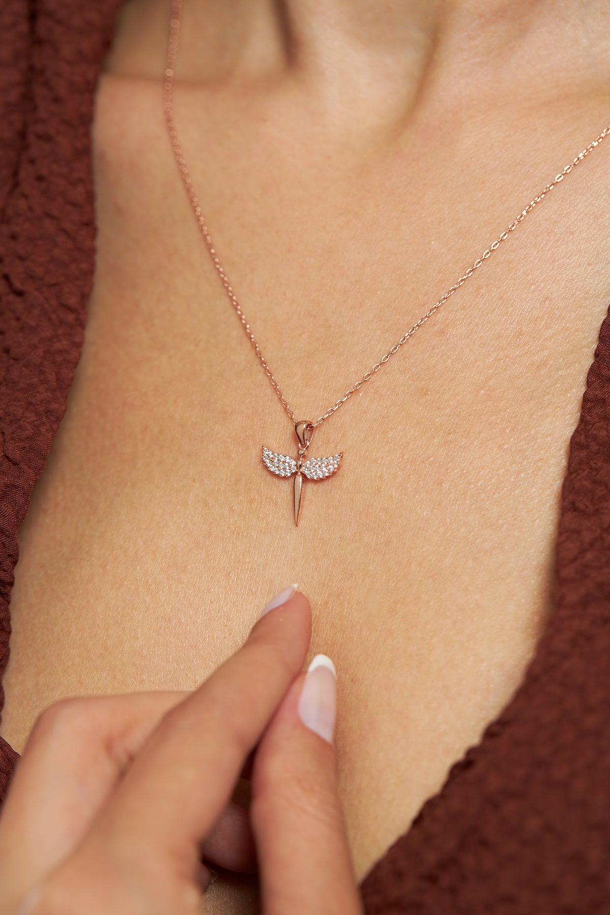 925 Ayar Zirkon Taşlı Rose Minimal Mikail Kılıcı Gümüş Kolye