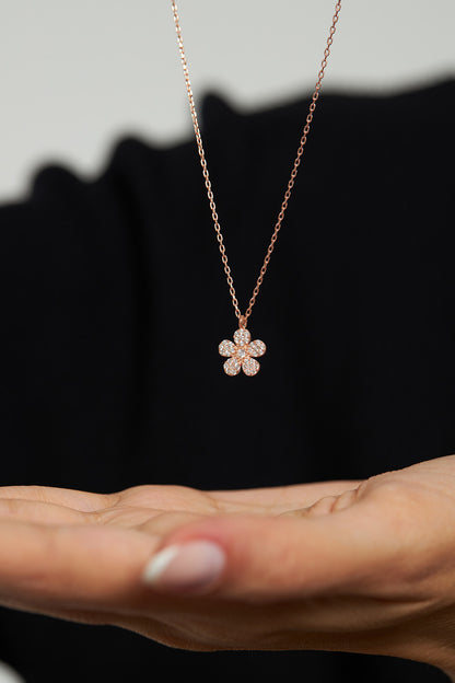 925 Ayar Zirkon Taşlı Rose Minimal Papatya Gümüş Kolye