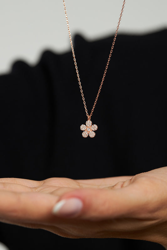925 Ayar Zirkon Taşlı Rose Minimal Papatya Gümüş Kolye