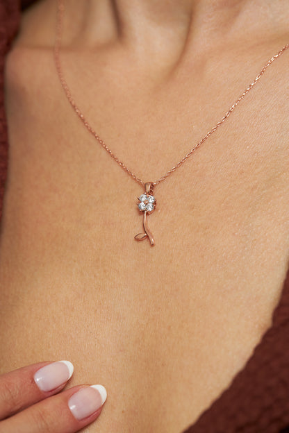 925 Ayar Zirkon Taşlı Rose Minimal Yonca Gümüş Kolye