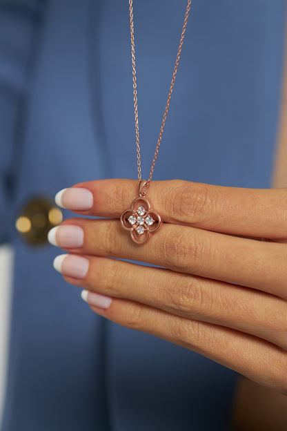 925 Ayar Zirkon Taşlı Rose One Cleef Gümüş Kolye