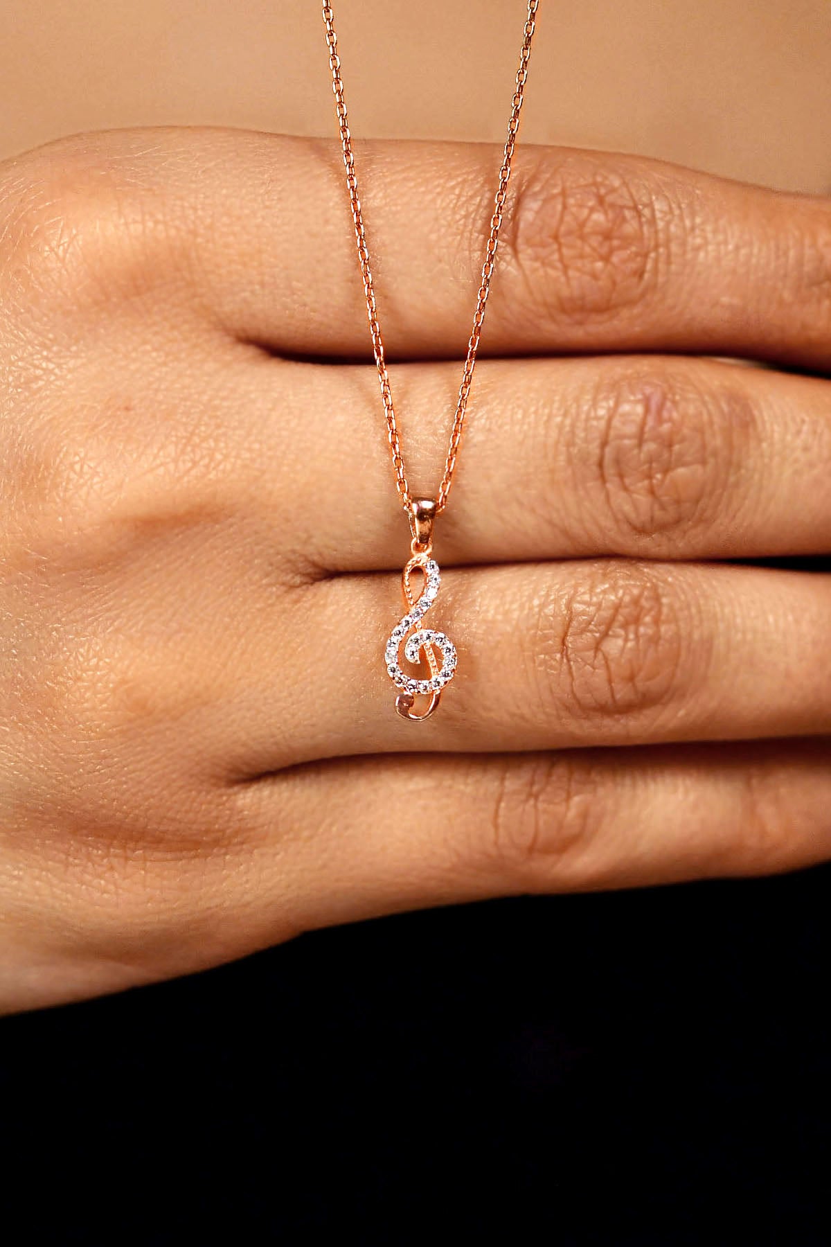 925 Ayar Zirkon Taşlı Rose Sol Anahtarı Minimal Gümüş Kolye