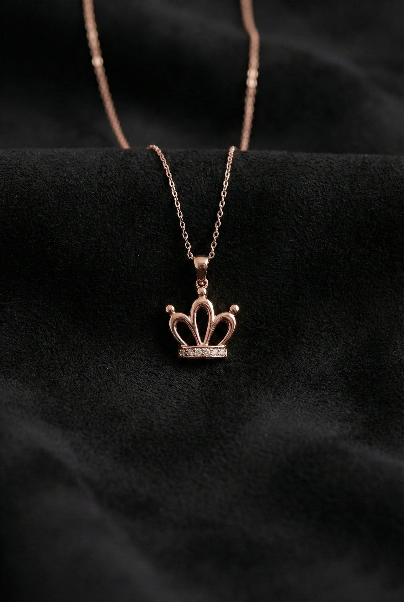 925 Ayar Zirkon Taşlı Rose Taç Model Gümüş Kolye