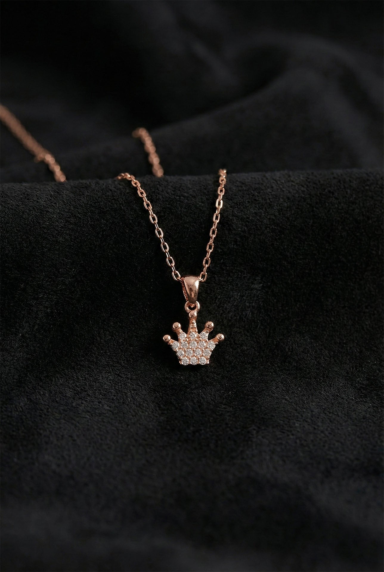 925 Ayar Zirkon Taşlı Rose Taç Model Minimal Gümüş Kolye