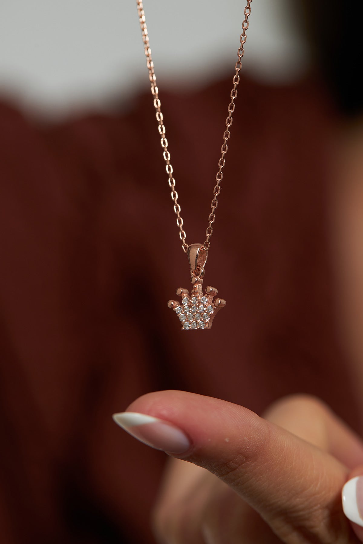 925 Ayar Zirkon Taşlı Rose Taç Model Minimal Gümüş Kolye