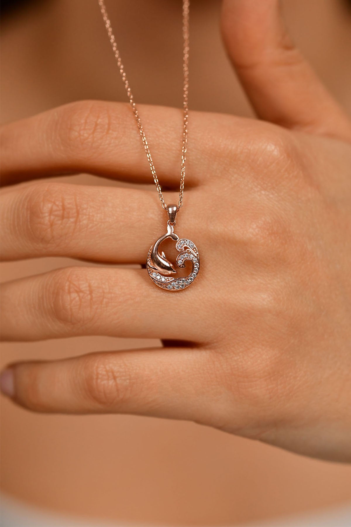 925 Ayar Zirkon Taşlı Rose Yunus Balığı Gümüş Kolye