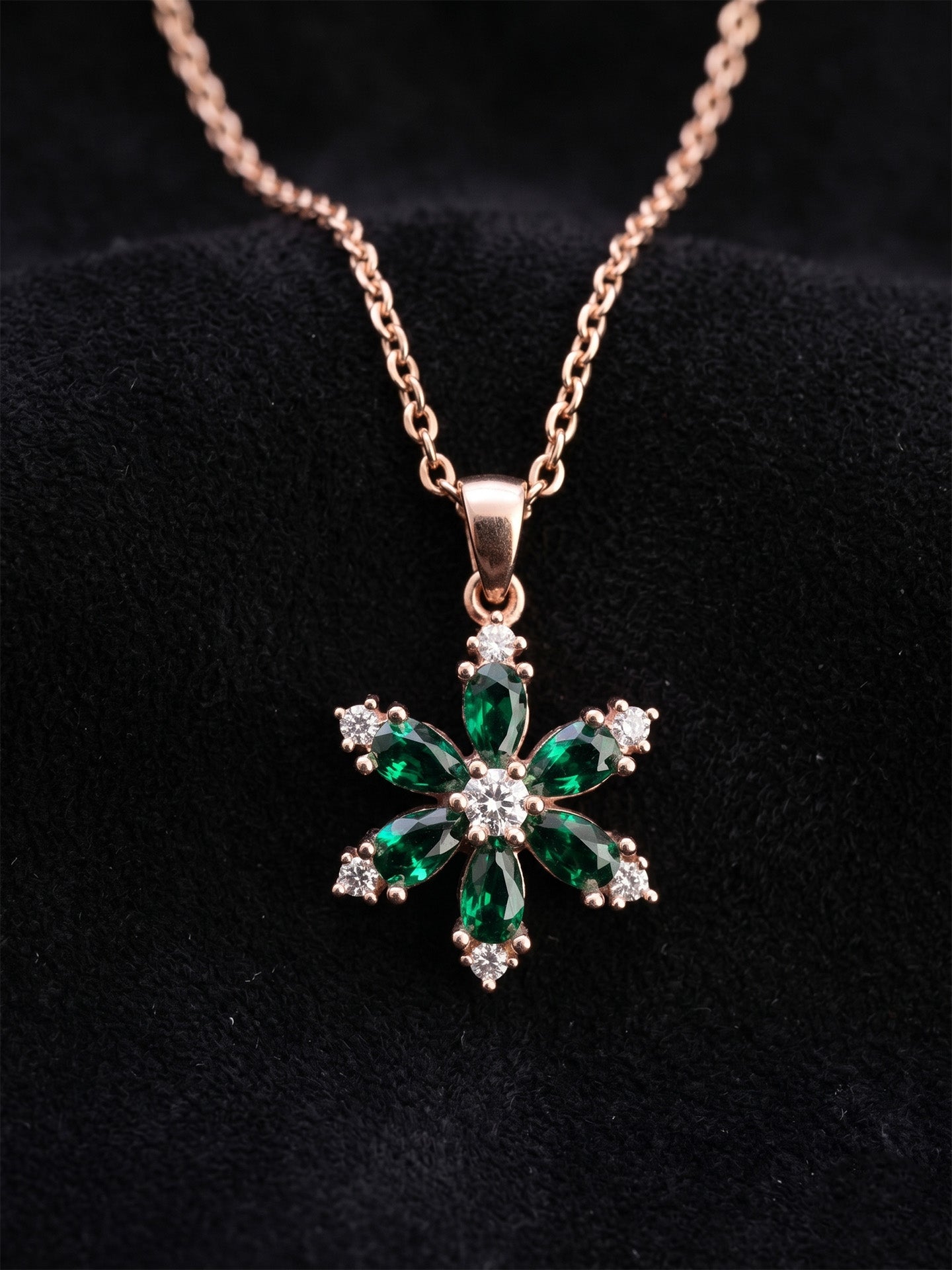 925 Ayar Zümrüt Taşlı Rose Lotus Çiçeği Gümüş Kolye