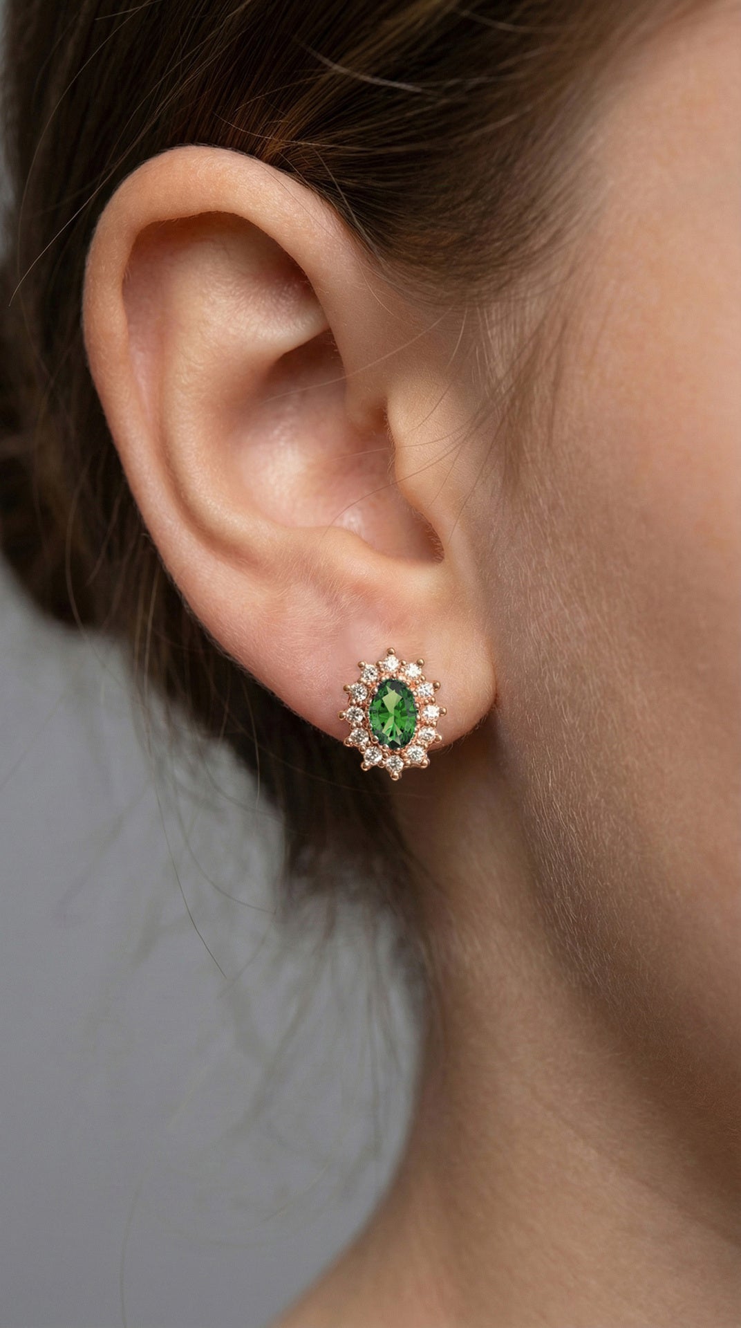 Zümrüt Taşlı Rose Oval Anturaj Minimal Çivili Gümüş Küpe