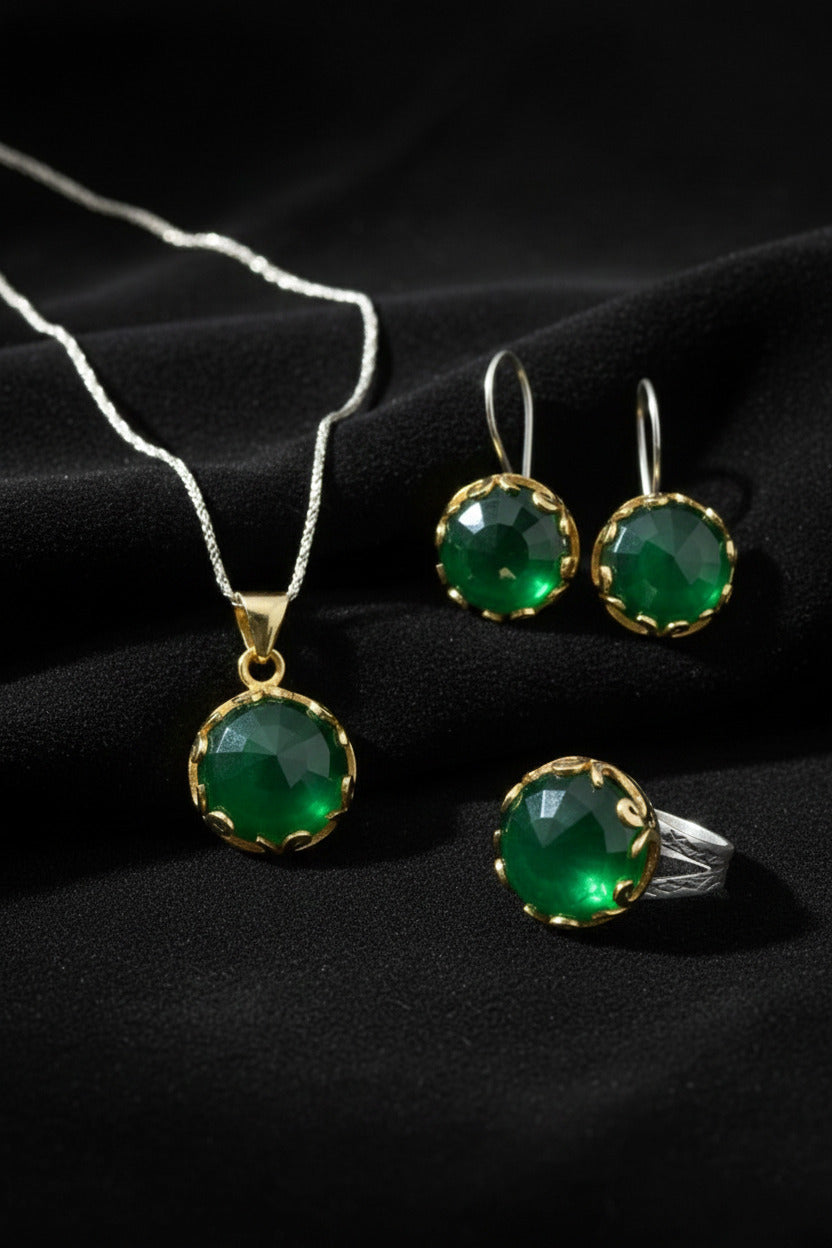 Zümrüt Taşlı Vav Harfi Motifli Otantik Gümüş Kadın Set