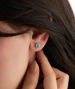 Alternative view of 925 Ayar Rodyum Baget Kesim Zümrüt Yeşili Taşlı Minimal Günlük Gümüş Küpe